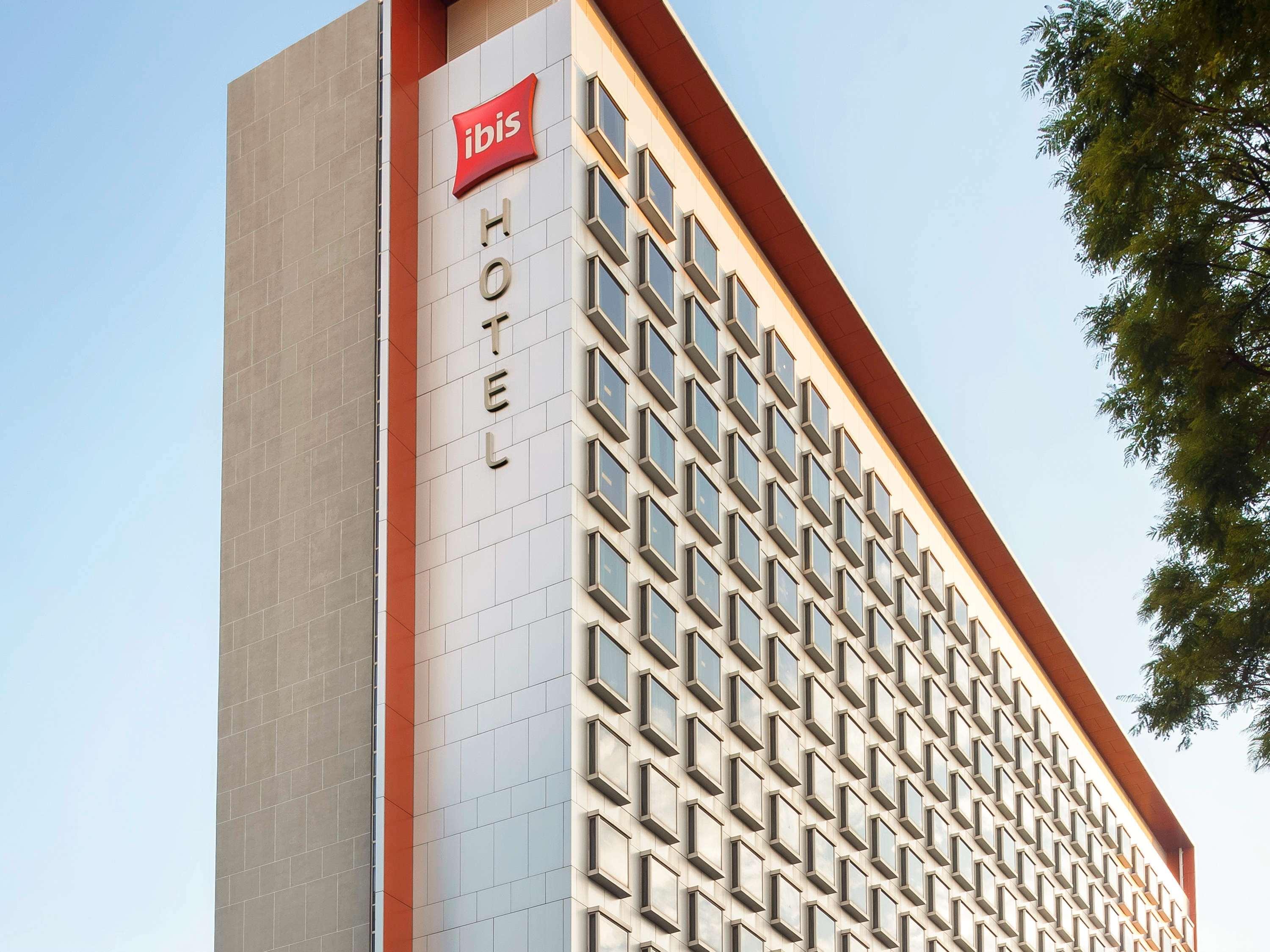 Ibis Singapore On Bencoolen - Newly Renovated Екстериор снимка