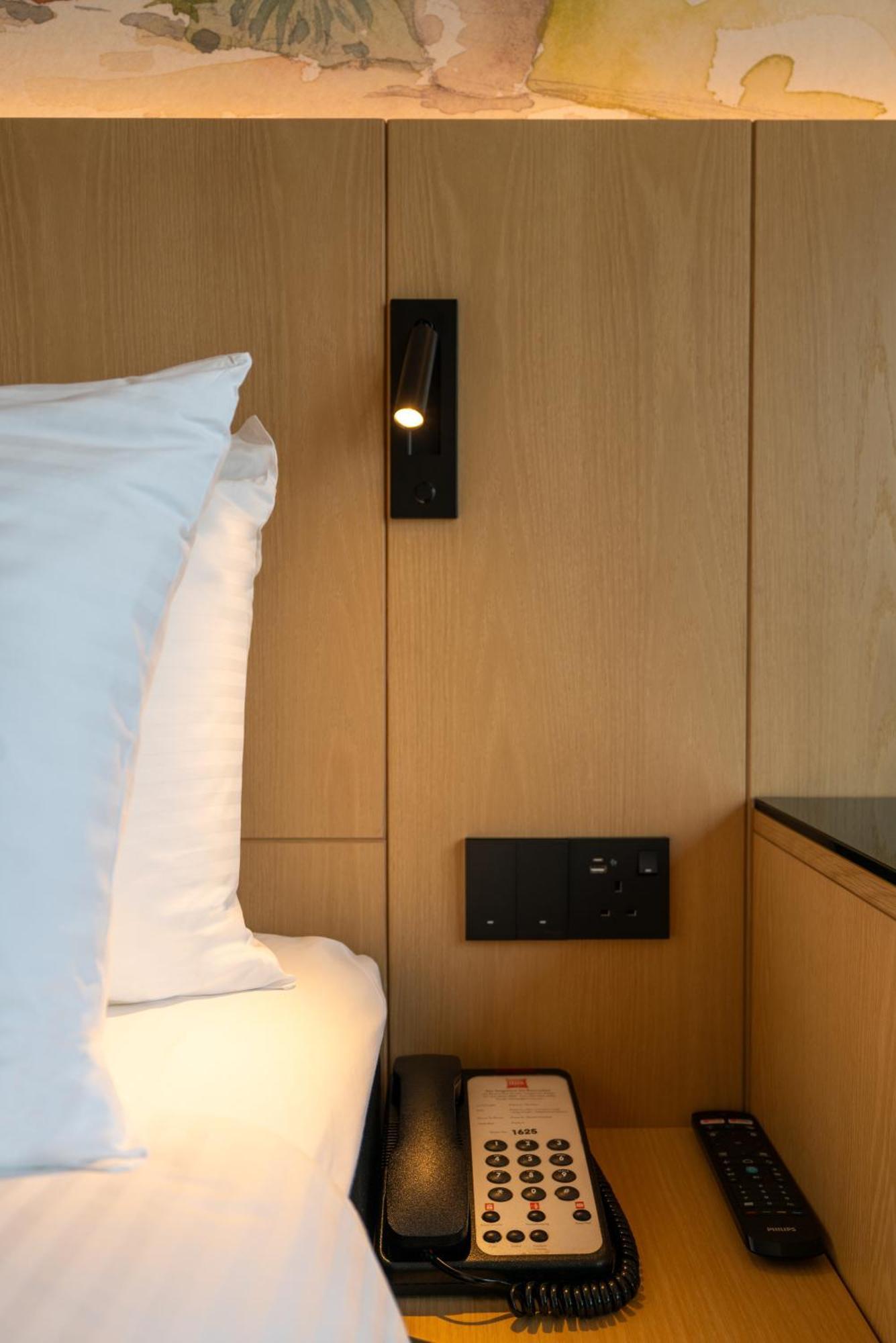 Ibis Singapore On Bencoolen - Newly Renovated Екстериор снимка